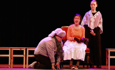 Scena słoniowa: pchła Iza rozmawia ze słoniem Jombo