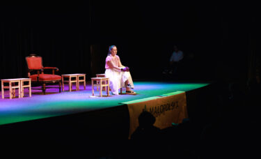 Pchła Madzia i jej monolog na scenie